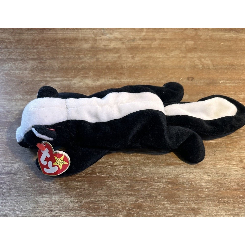 TY Beanie Baby Stinky The Skunk Beanbag Toy February 13, 1995 Birthday